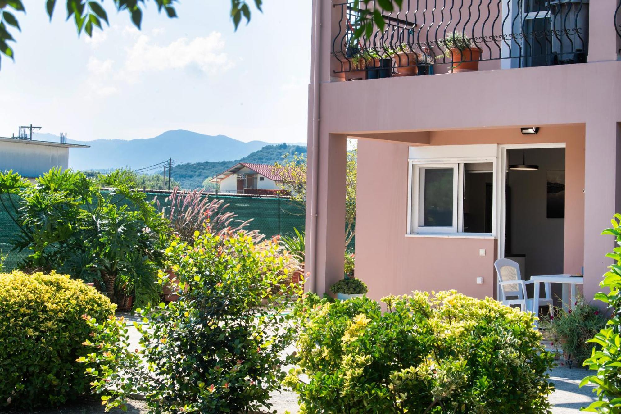 Ruellia Luxury Apartments Kalligoni Екстериор снимка
