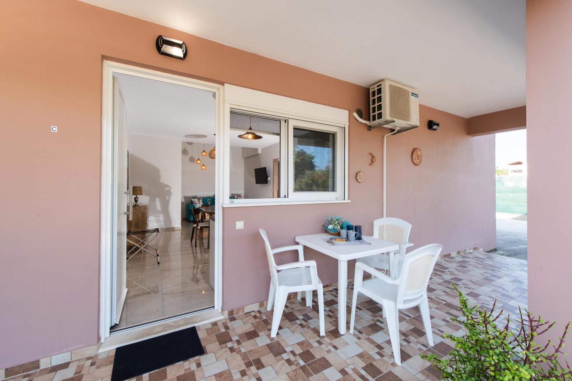 Ruellia Luxury Apartments Kalligoni Екстериор снимка